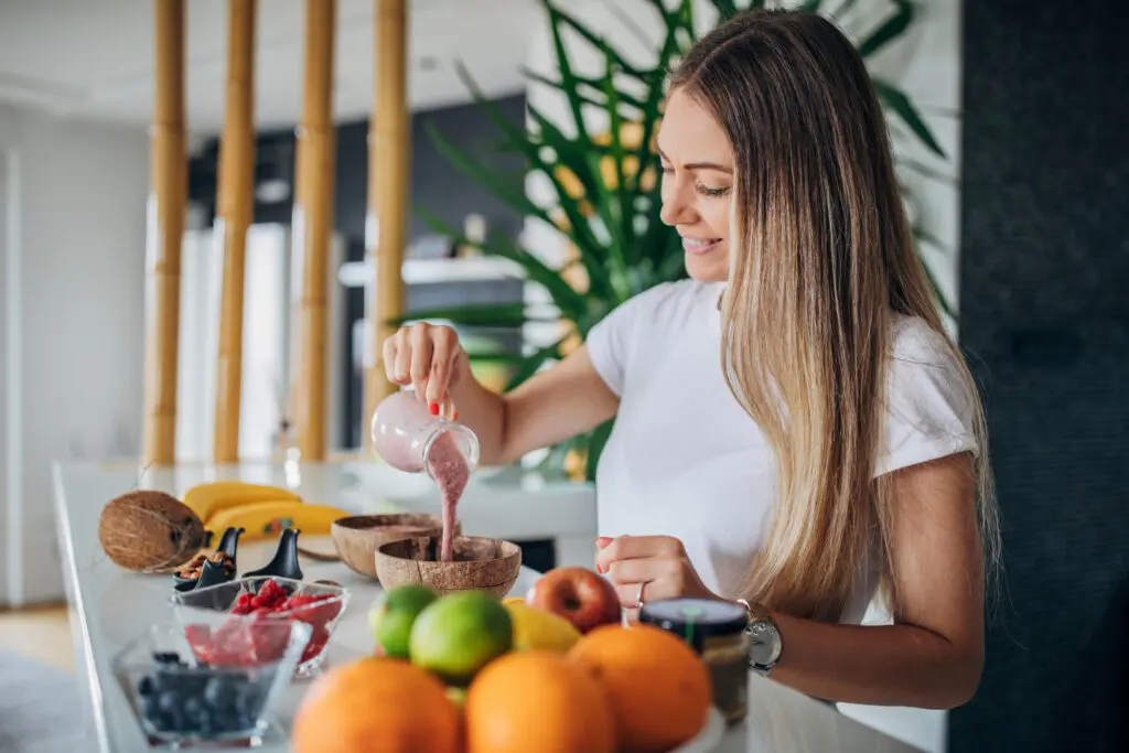 woman eating healthy breakfast